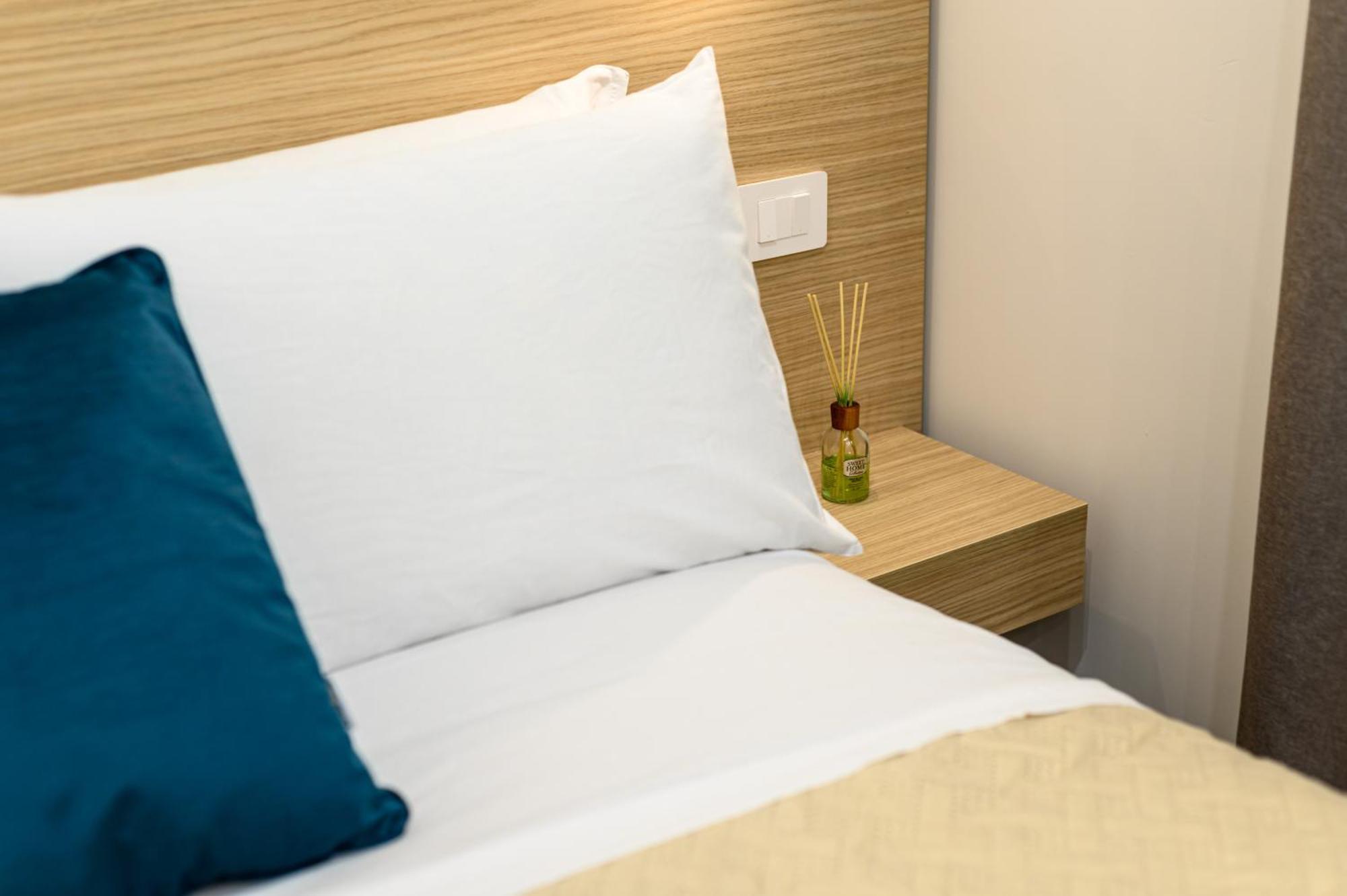 Dimora Joseph Via Toledo Hotel Napoli Ngoại thất bức ảnh