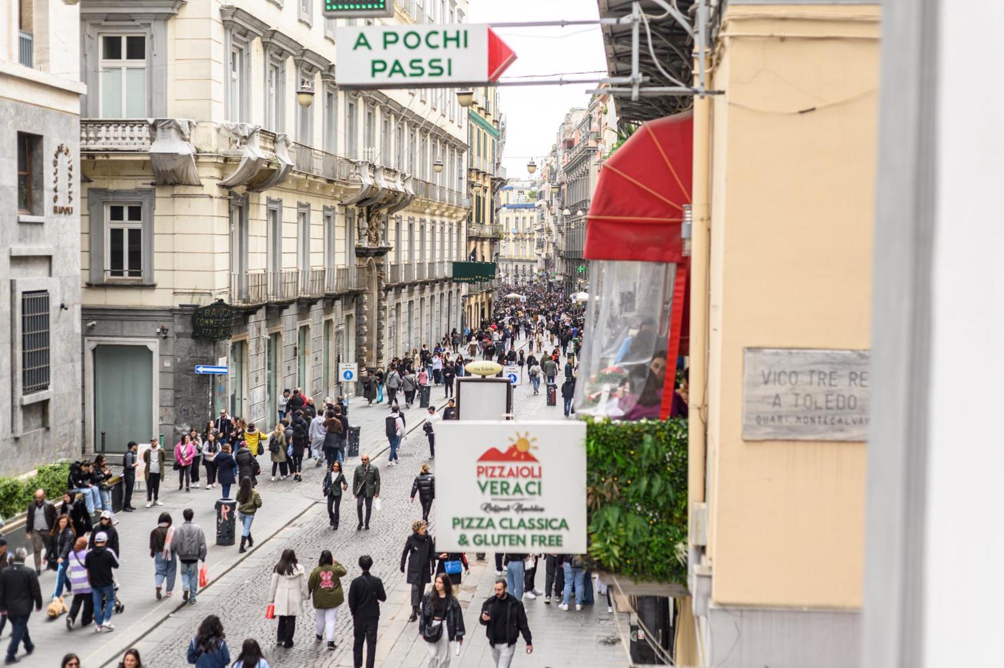 Dimora Joseph Via Toledo Hotel Napoli Ngoại thất bức ảnh